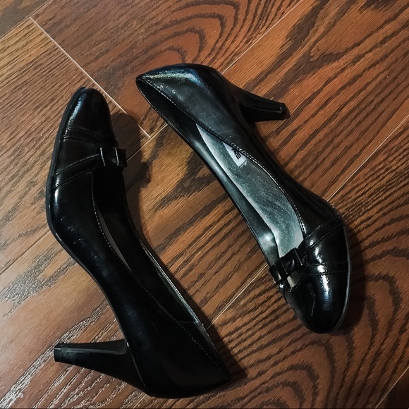 American Eagle Patent Leather Black Pumps - Picture 2 of 4